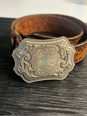 Vintage Tooled Brown Leather Belt with Ornate Silver-Tone Floral Buckle